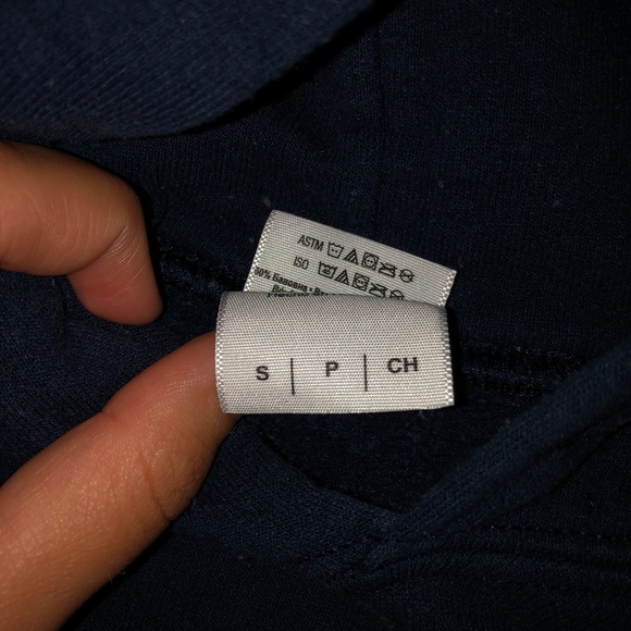 sweatshirt - Picture 2 of 2